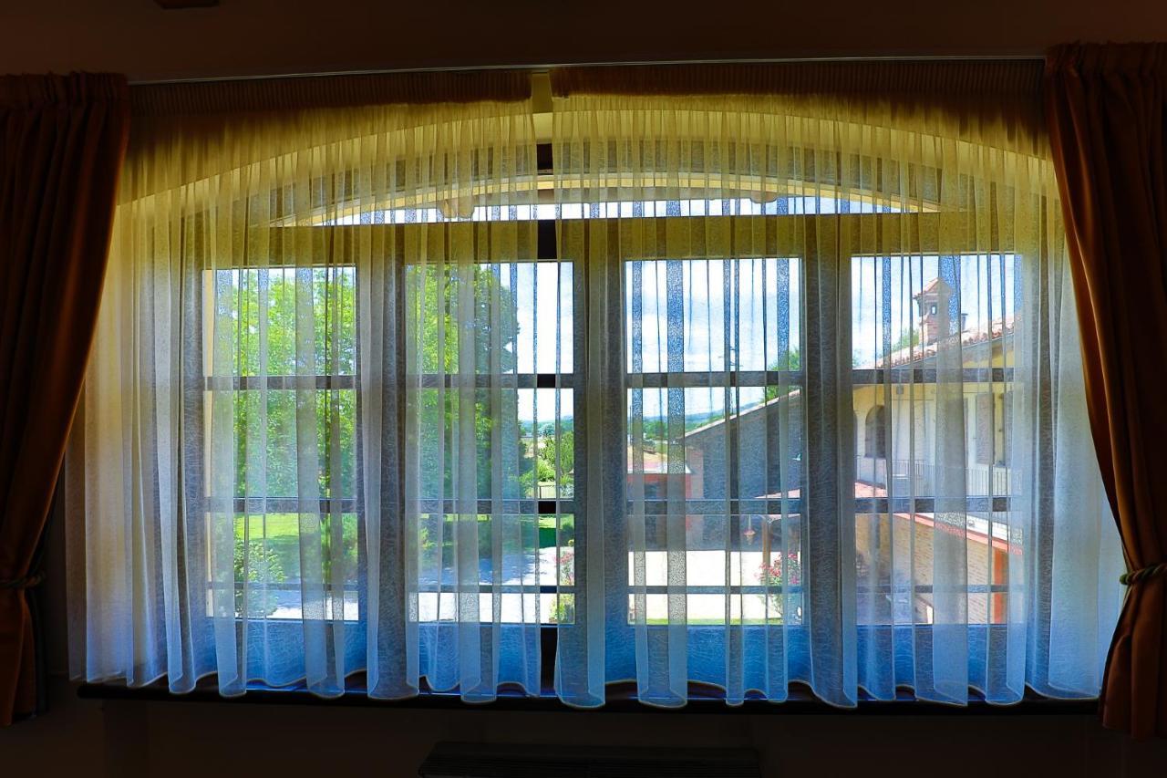 Cascina Giuli Villa Alba  Luaran gambar